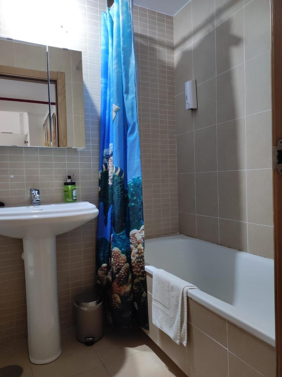 Bajo Con Jardin, Patio, Cenador Y Barbacoa. Apartment *
