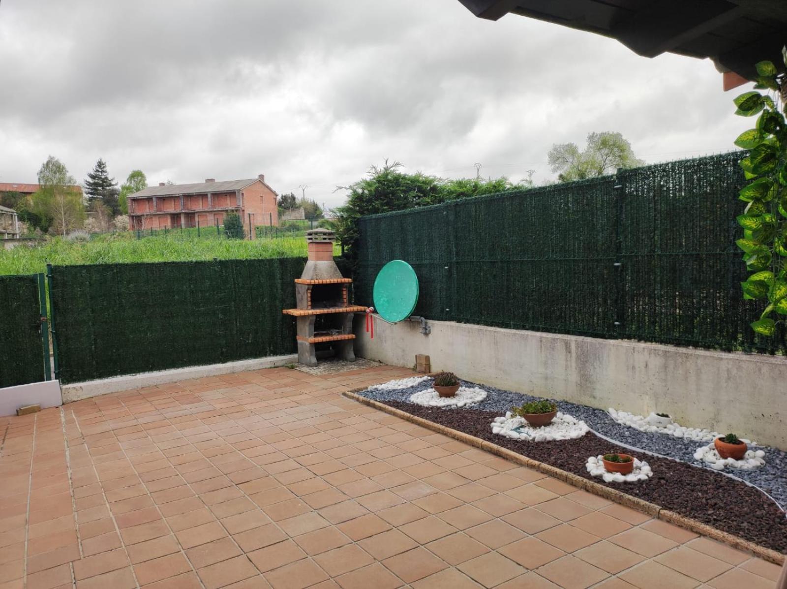 Bajo Con Jardin, Patio, Cenador Y Barbacoa. Apartment Viveda