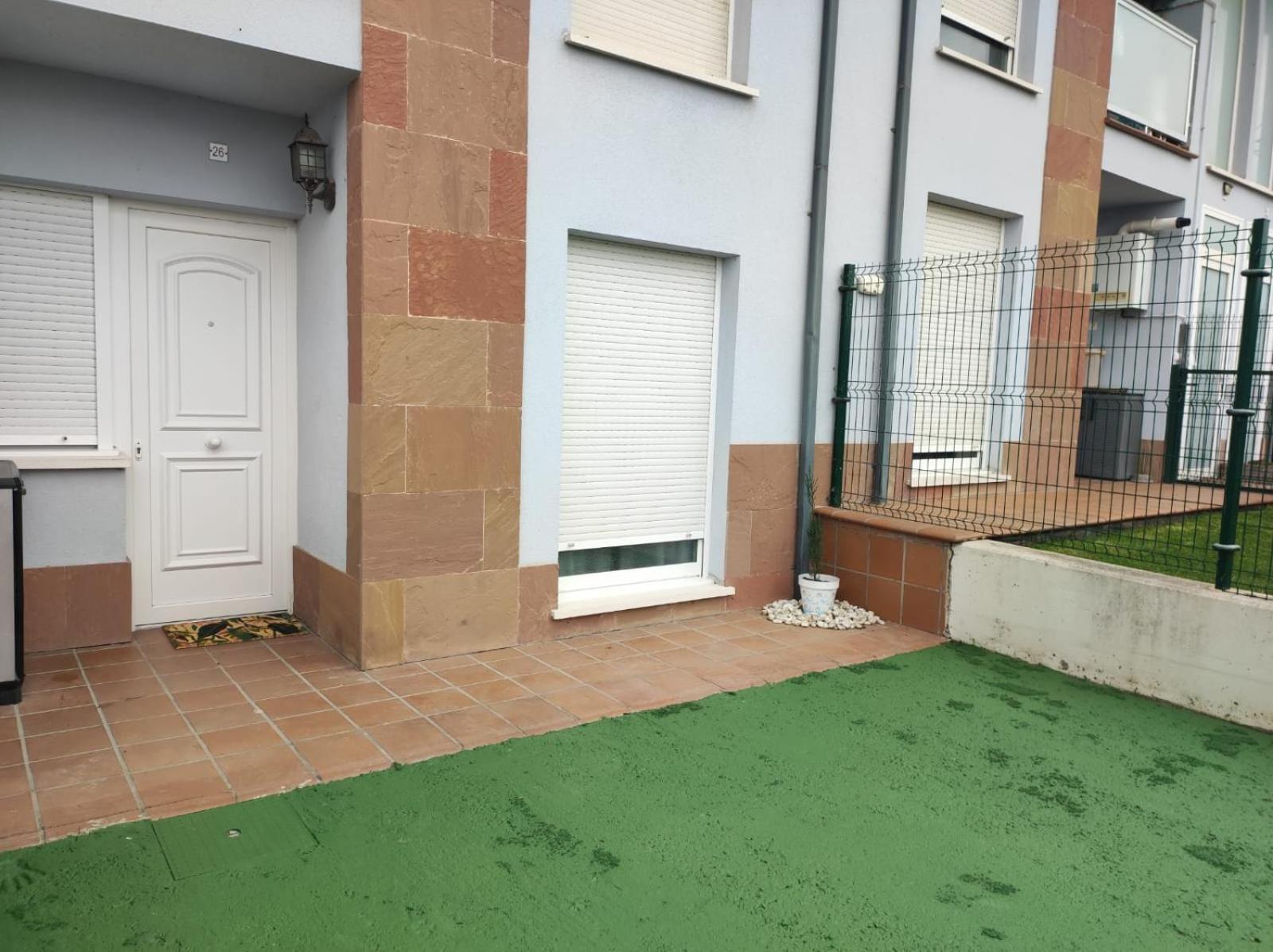 Bajo Con Jardin, Patio, Cenador Y Barbacoa. *